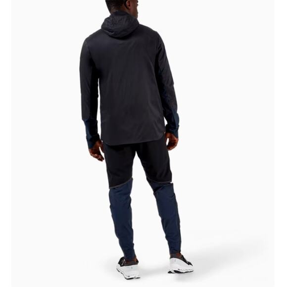 On Black Navy Insulator Jacket Size M - Picture 2 of 11